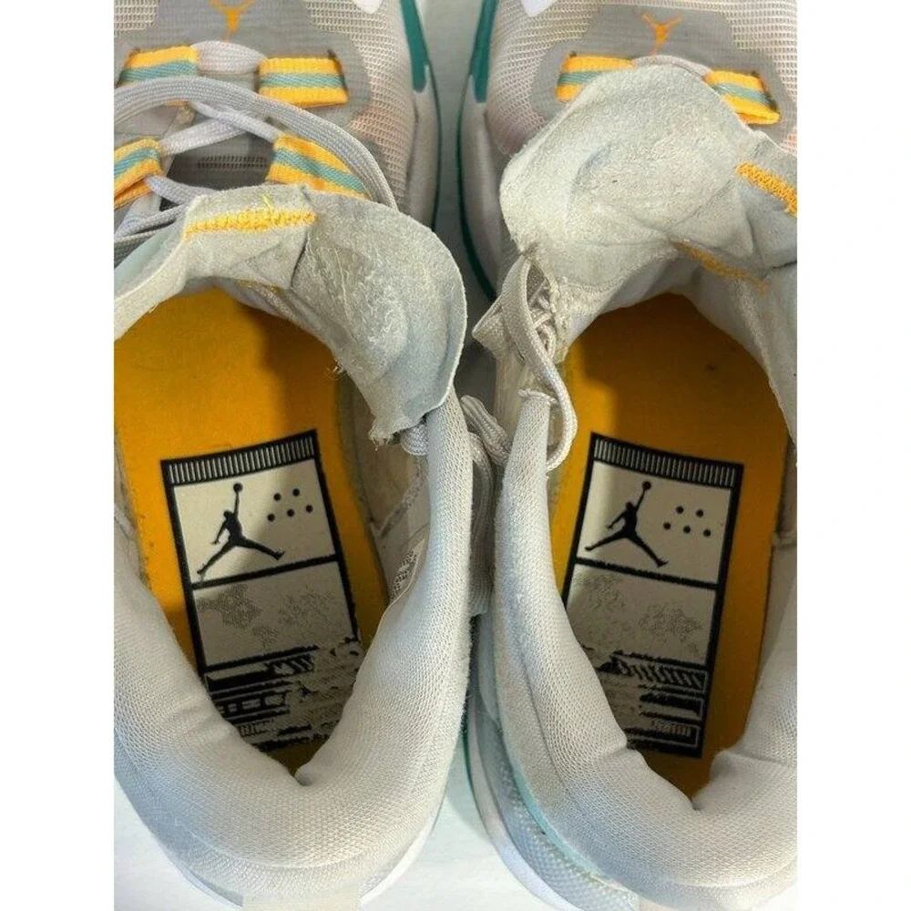 Nike Jordan Zion 1 Boys Basketball Shoes Sneakers DA3131-101 Mens Size 5.5 Y